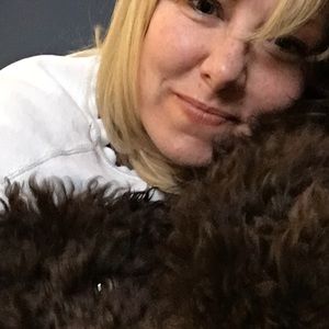 Meet your Posher, Laurie